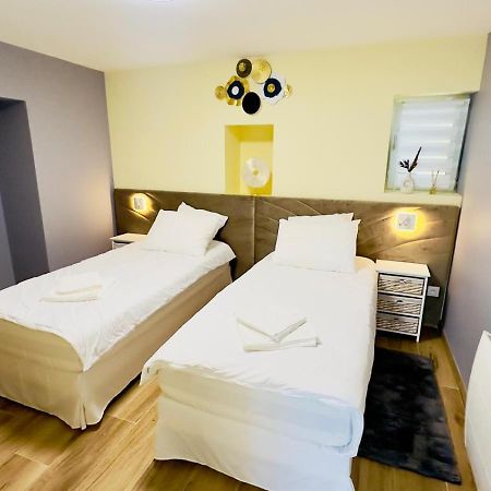 Appartement Cosy A Reminiac Bagian luar foto